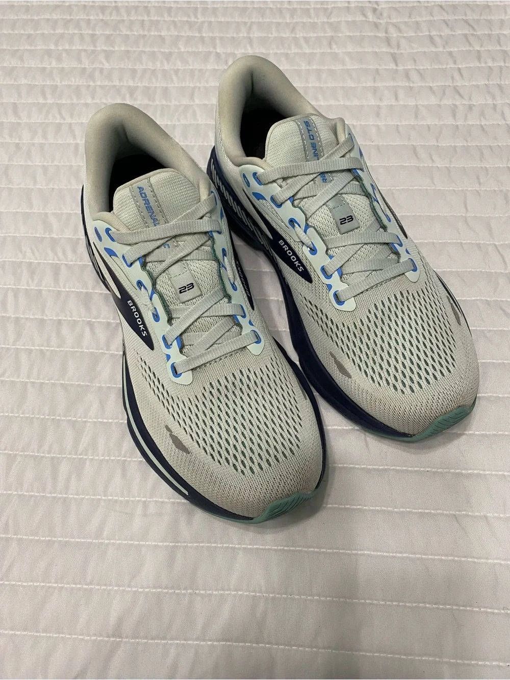 Brooks Adrenaline GTS 23 Sneakers Women’s Size 8.5